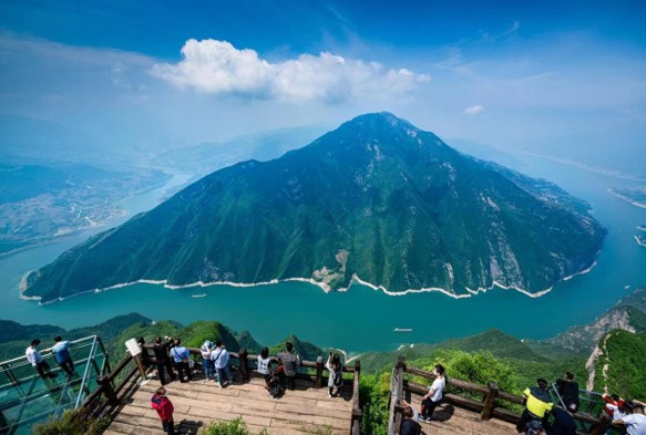 三峽之巔