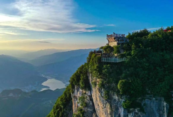 三峽之巔